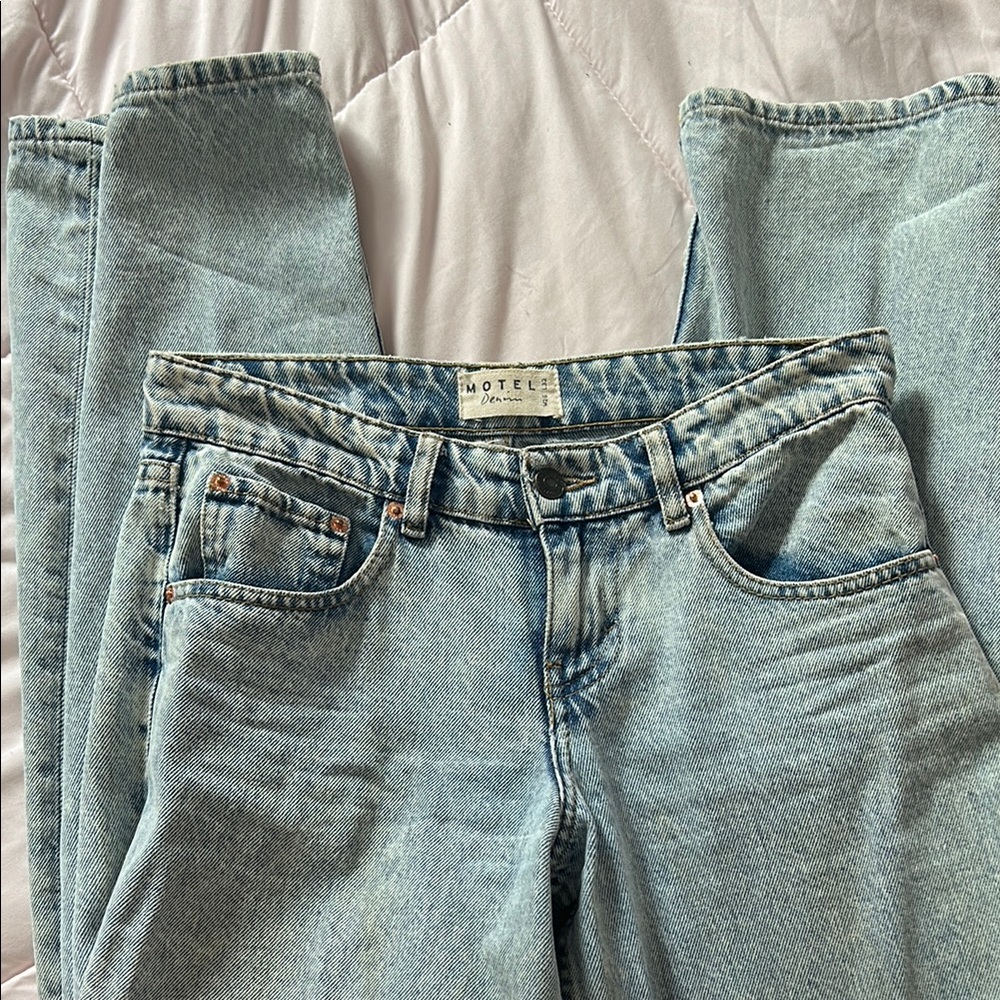 Low Rise Parallel Jeans In Vintage Blue Wash Motel Rocks